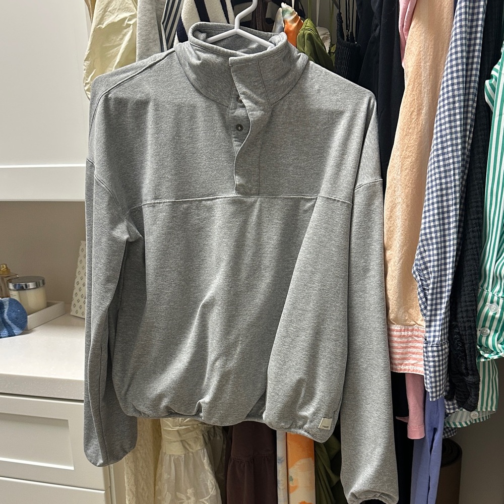 Vuori Gray Pullover Sweatshirt